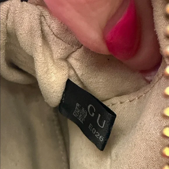 Black Quilted Crossbody Bag - Picture 3 of 7